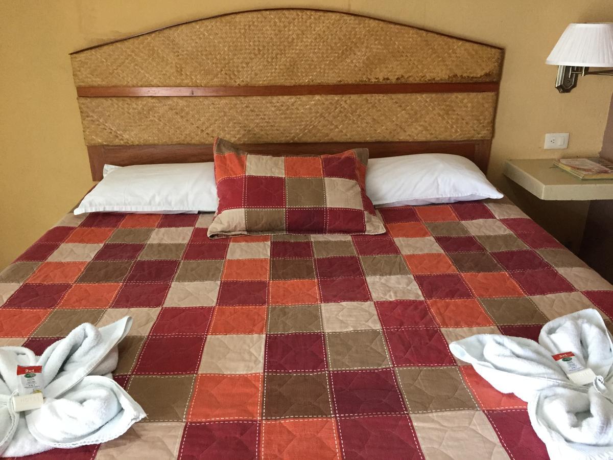 Hotel Y Restaurante El Muelle El Remate Zewnętrze zdjęcie