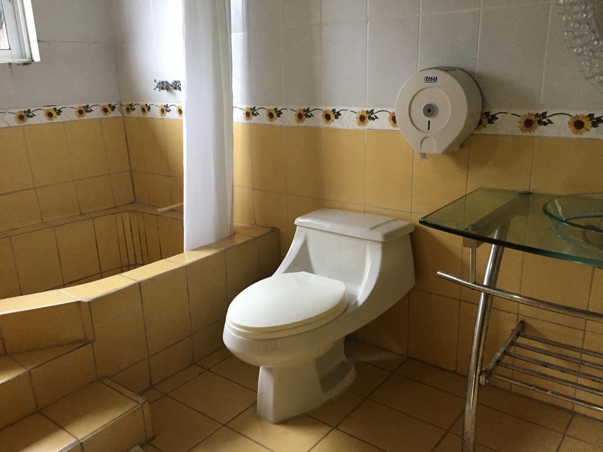 Hotel Y Restaurante El Muelle El Remate Zewnętrze zdjęcie