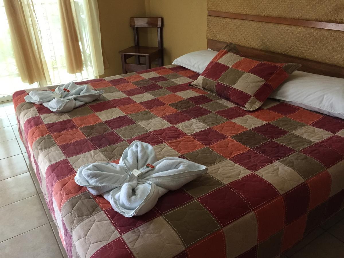 Hotel Y Restaurante El Muelle El Remate Zewnętrze zdjęcie