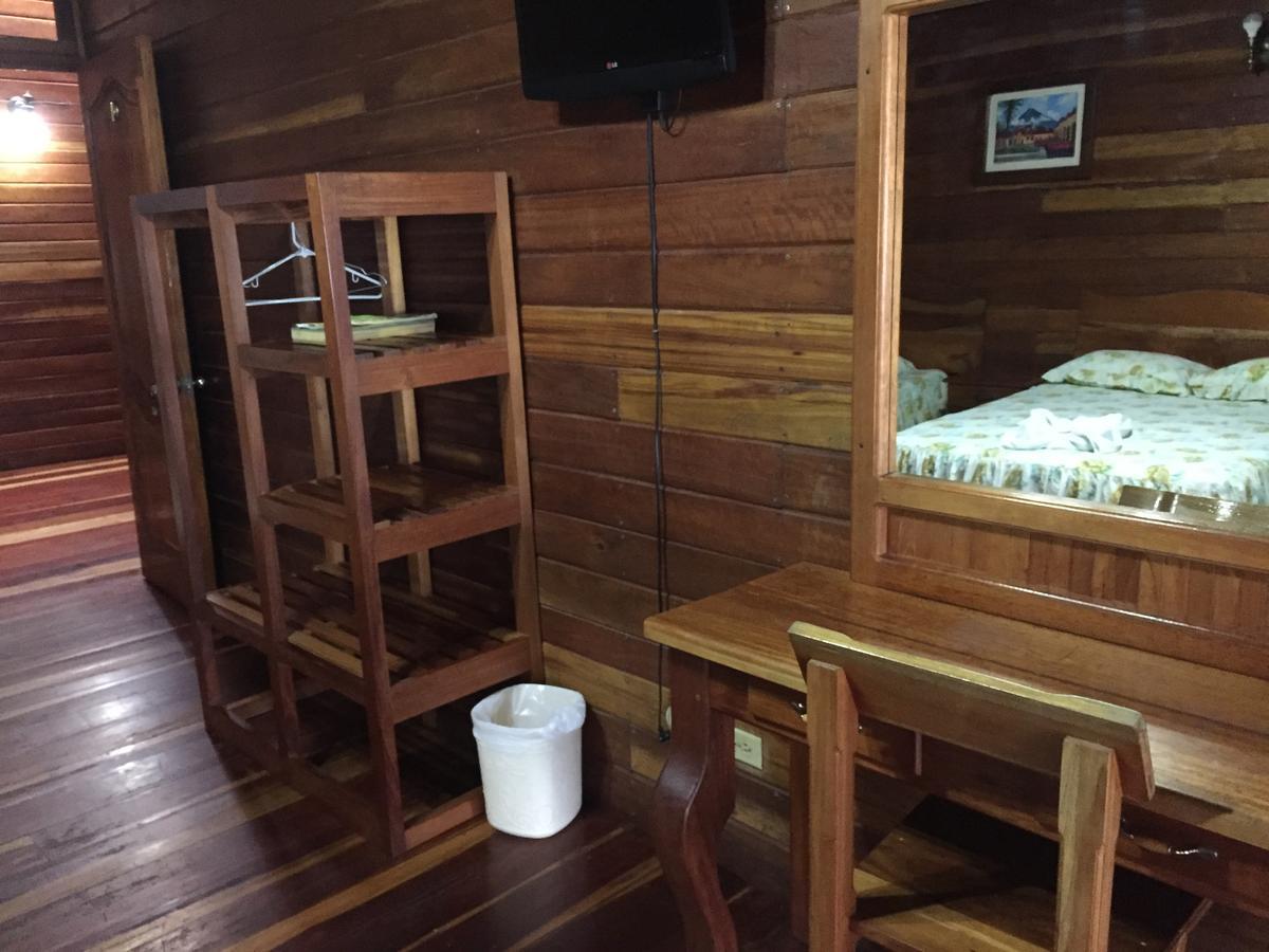 Hotel Y Restaurante El Muelle El Remate Zewnętrze zdjęcie