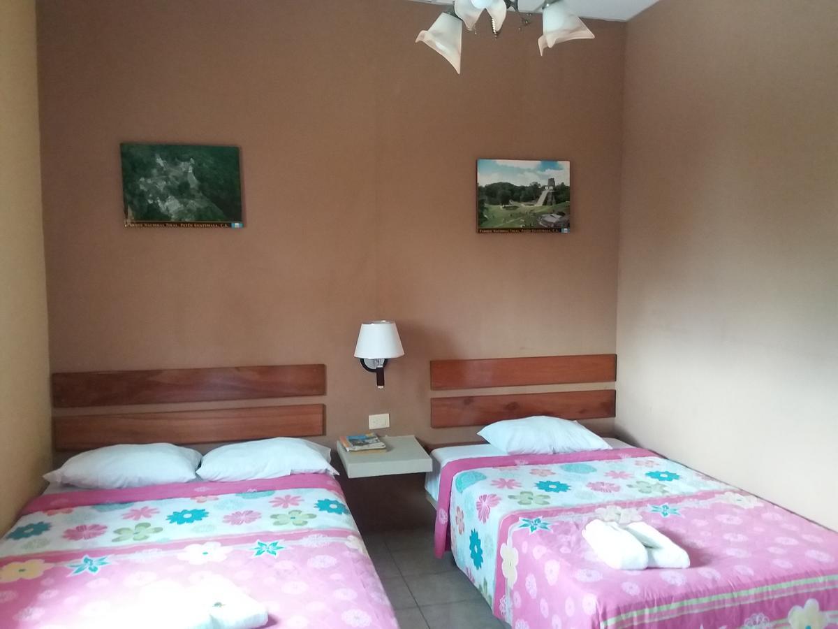 Hotel Y Restaurante El Muelle El Remate Zewnętrze zdjęcie